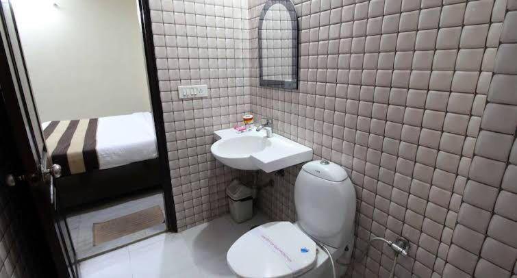 Hotel Radiance Delhi  Eksteriør bilde