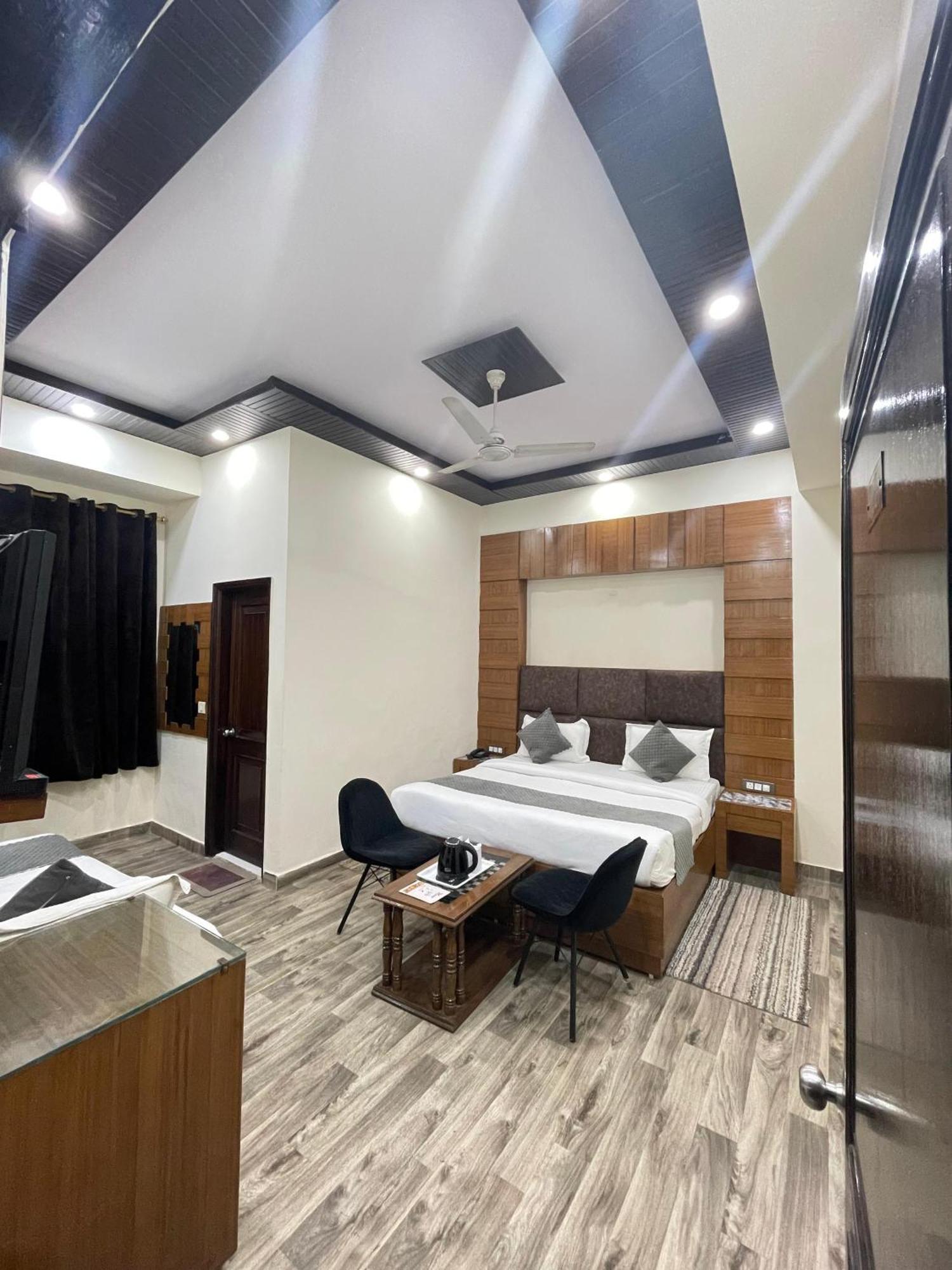 Hotel Radiance Delhi  Eksteriør bilde