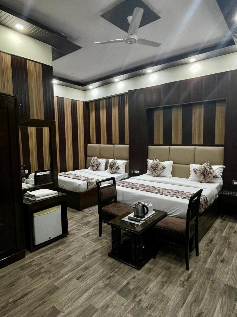 Hotel Radiance Delhi  Eksteriør bilde